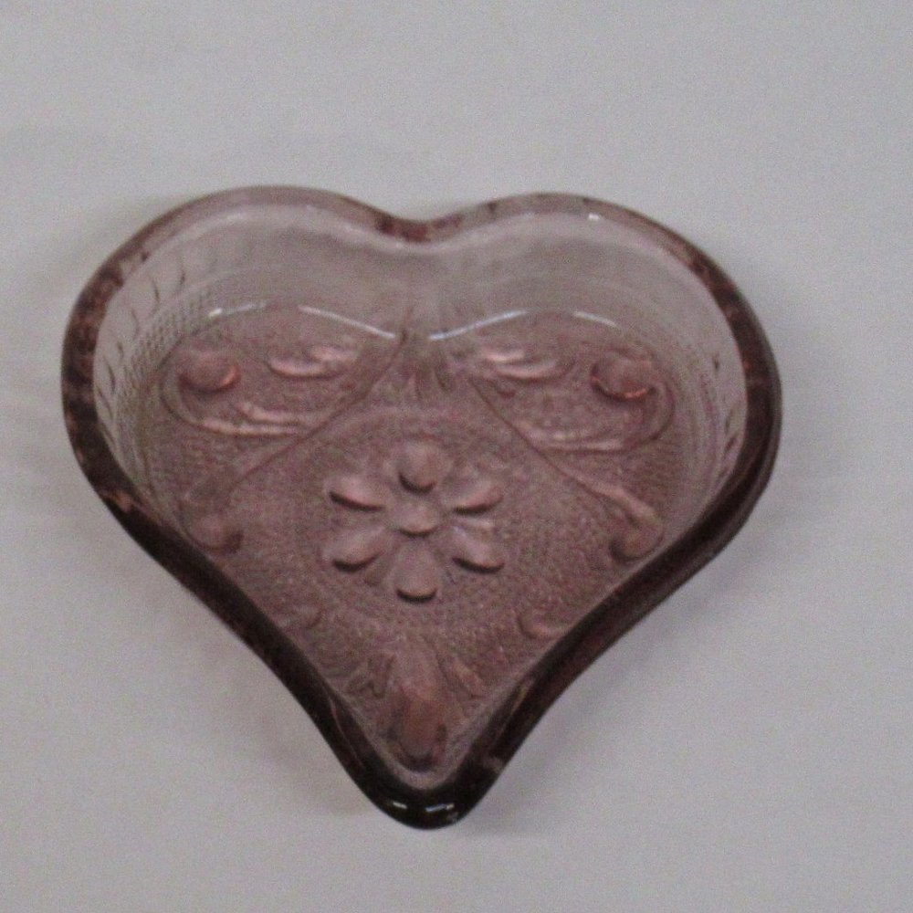 𝅺INDIANA Glass Tiara Sandwich Amythyst Heart Shaped Ashtray Trinket Dish